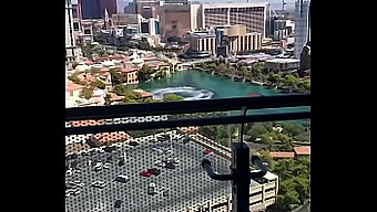 Sıcak N. Ve Beyaz Bir Fahişe Vegas'Ta Eğleniyor Ve Kirli