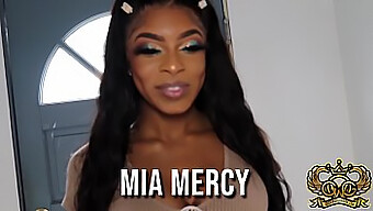 Mia Mercy Affronta Un Cazzo Enorme In Questo Video Porno Etero