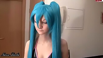 Porno Cosplay Hentai Con Una Teenager Tedesca Che Riceve Una Sborrata In Faccia