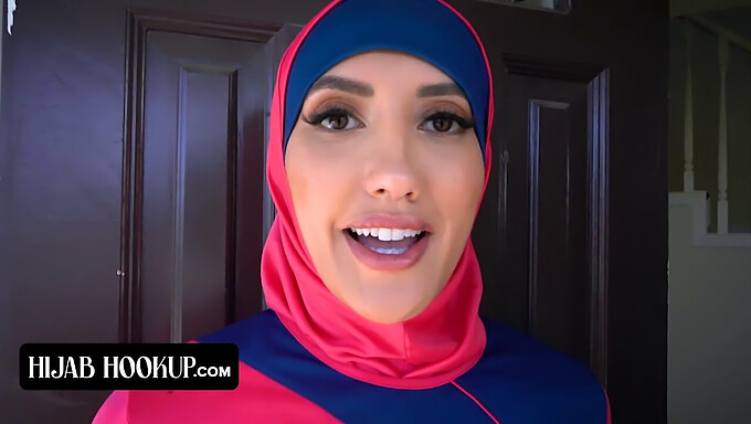 Gadis Arab Berpayudara Besar Mendapat Sewa Yang Dibayar Dengan Zakar Besar