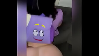 Dora La La...