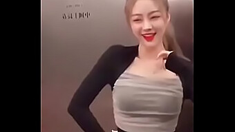 Asian Beauties In Public: Tiktok Popular Collection