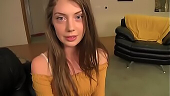 Teen (18+) Elena Koshka In Süßem Solo-Video