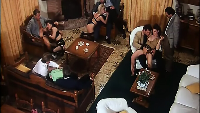 Vintage Orgy Ile Oral Seks Ve Grup Seks